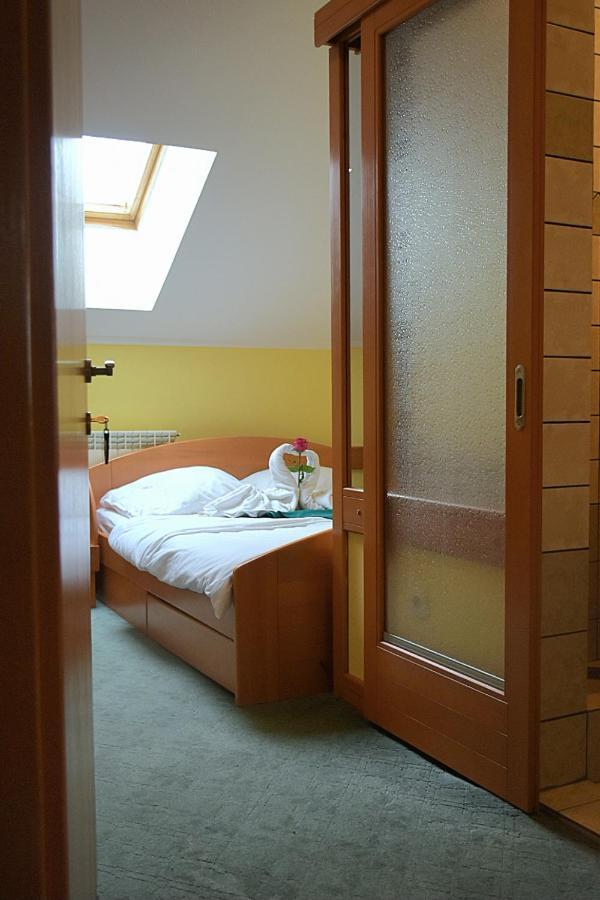 Hotel Lupus Novi Sad Dış mekan fotoğraf